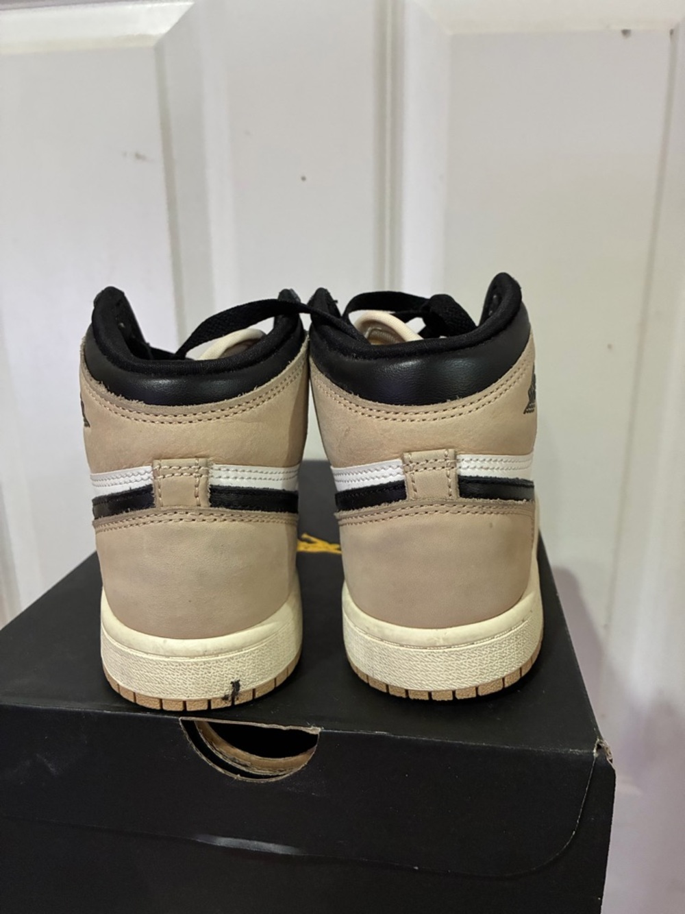 Nike Air Jordan 1 High Black White Taupe - Picture 2 of 12